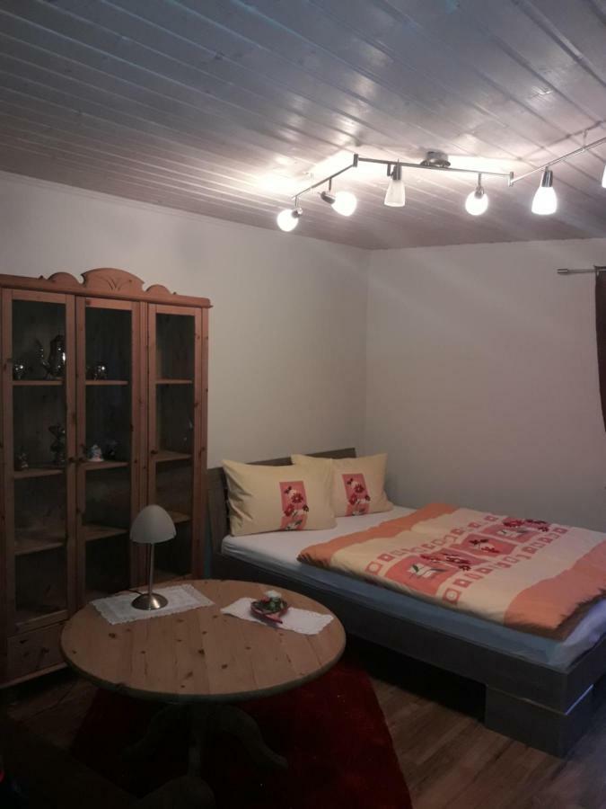 Gemuetliche Zimmer Kaisersesch ภายนอก รูปภาพ